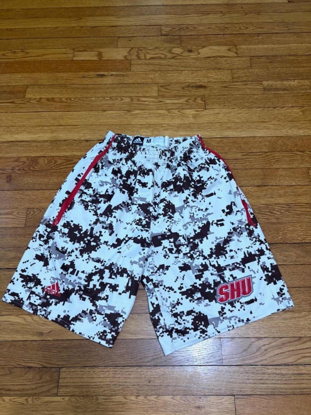 Adidas Mens SHU Sacred Heart University Lacrosse Shorts Size Medium Digi Camo